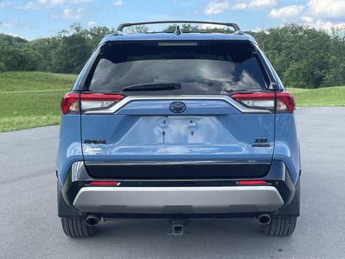 2023 Toyota RAV4 Hybrid SE