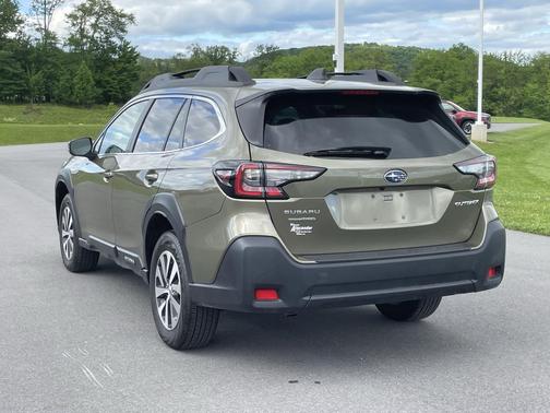 Autumn Green Metallic 2025 Subaru Outback Premium