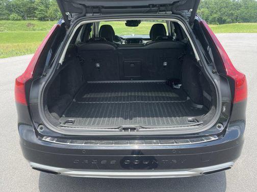 2018 Volvo V90 Cross Country T6