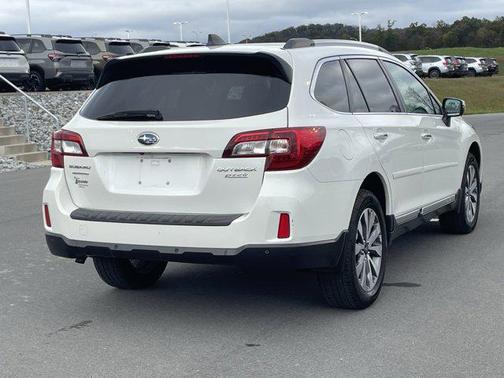 2017 Subaru Outback 2.5i Touring