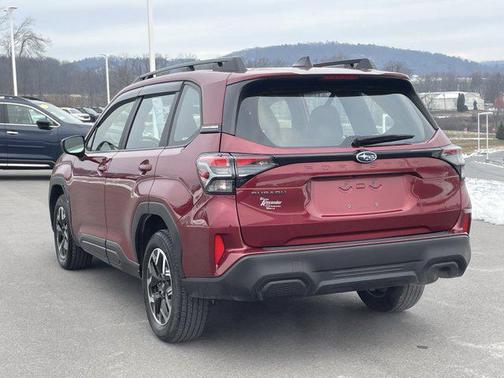 2025 Subaru Forester Base