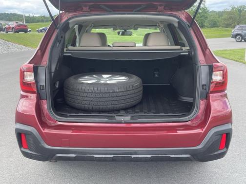 Crimson Red Pearl 2018 Subaru Outback 2.5i Premium