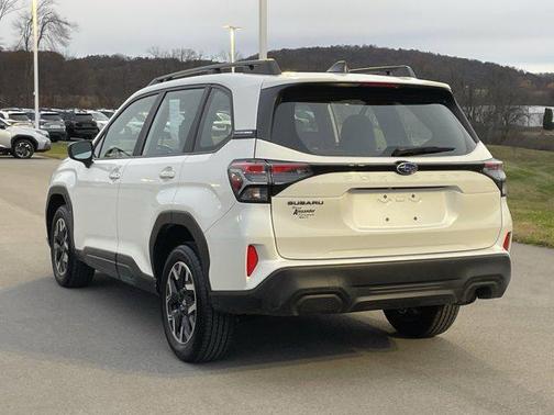 2025 Subaru Forester Base