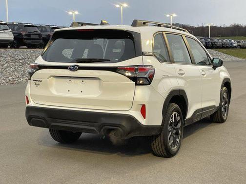 2025 Subaru Forester Base