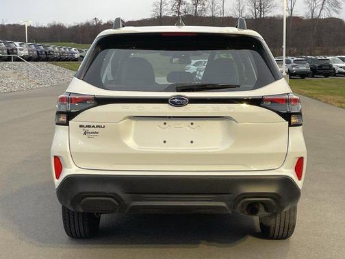 2025 Subaru Forester Base