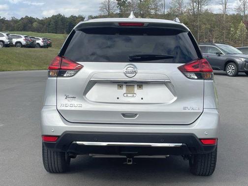 2020 Nissan Rogue SV