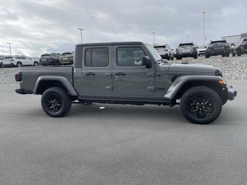 2022 Jeep Gladiator Altitude 4x4