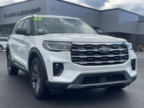 2025 Ford Explorer Active