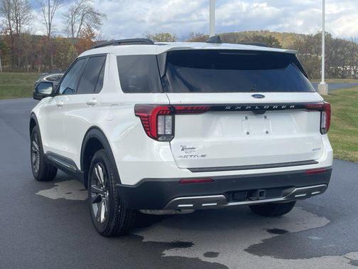 2025 Ford Explorer Active