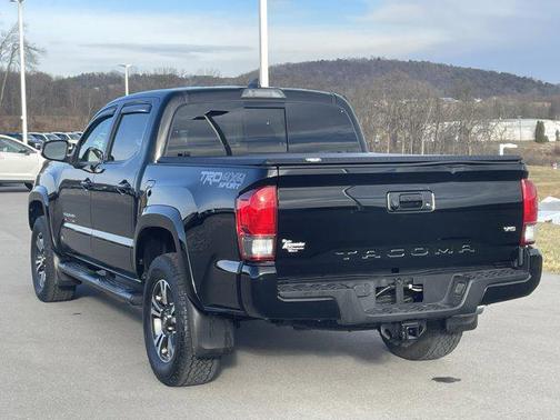 2017 Toyota Tacoma SR