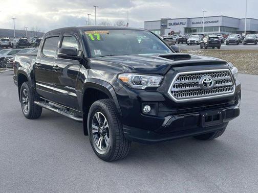 2017 Toyota Tacoma SR