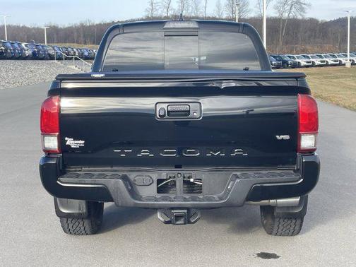 2017 Toyota Tacoma SR