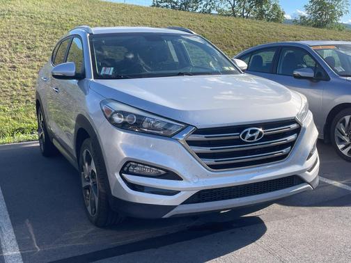 Molten Silver 2017 Hyundai TUCSON Limited