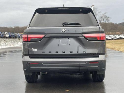 2025 Toyota Sequoia Platinum