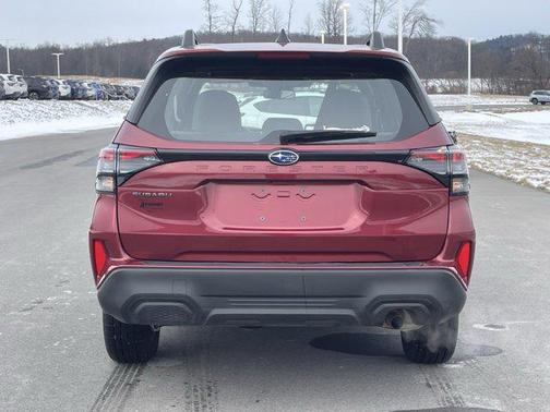 2025 Subaru Forester Base