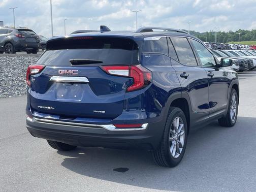 Marine Metallic 2023 GMC Terrain SLT