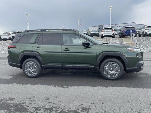 Deep Emerald Green Pearl 2026 Subaru Outback Premium