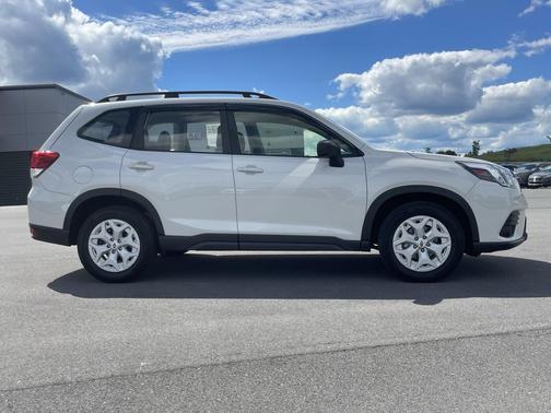 Crystal White Pearl 2023 Subaru Forester Limited