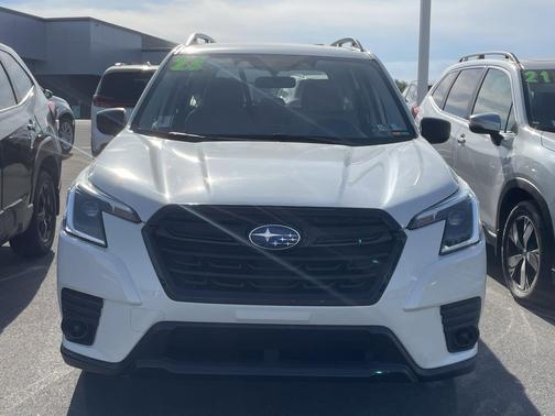 Crystal White Pearl 2023 Subaru Forester Limited