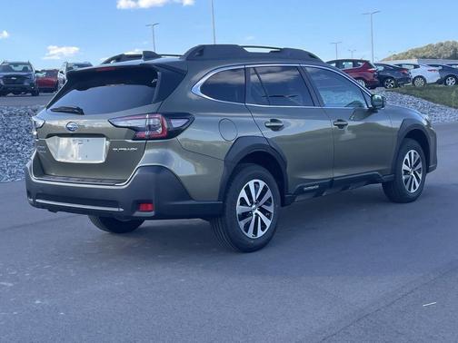 Autumn Green Metallic 2025 Subaru Outback Limited