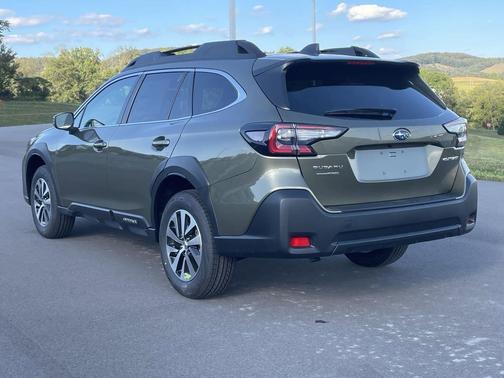 Autumn Green Metallic 2025 Subaru Outback Limited