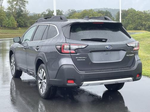 Magnetite Gray Metallic 2025 Subaru Outback Premium