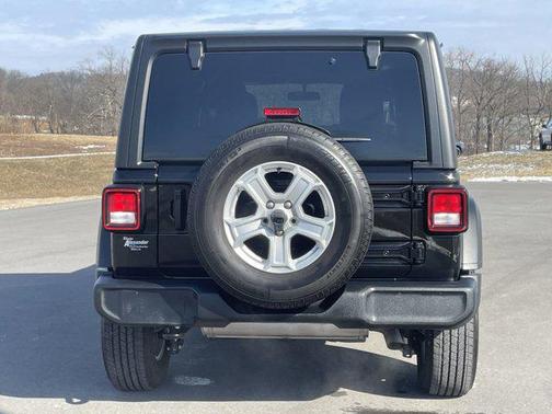 2022 Jeep Wrangler Unlimited Sport