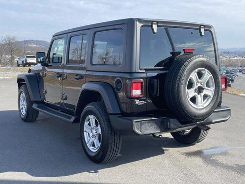 2022 Jeep Wrangler Unlimited Sport