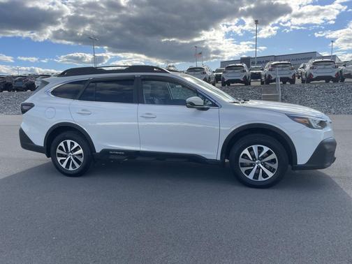 Crystal White Pearl 2020 Subaru Outback Premium