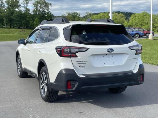 Crystal White Pearl 2020 Subaru Outback Premium