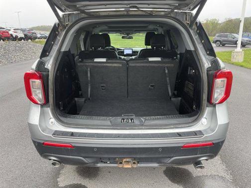 Iconic Silver Metallic 2021 Ford Explorer XLT