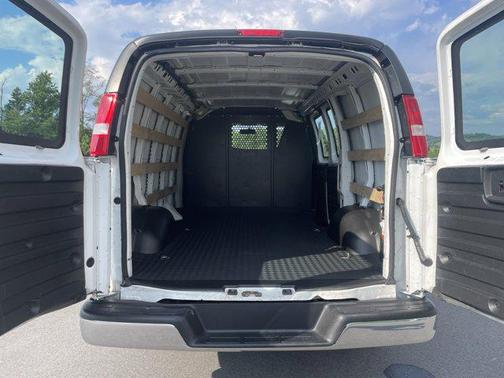 2023 GMC Savana 2500 Work Van