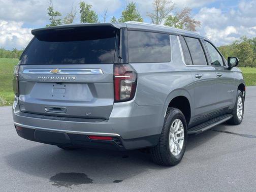 2023 Chevrolet Suburban LT