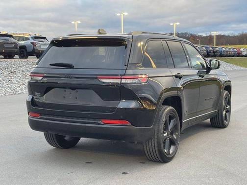 2022 Jeep Grand Cherokee Altitude