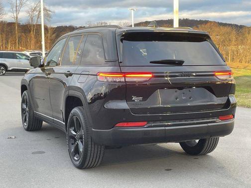2022 Jeep Grand Cherokee Altitude
