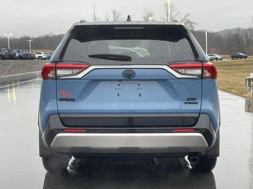 2023 Toyota RAV4 Hybrid SE
