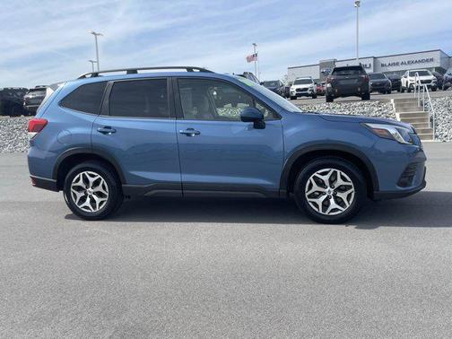 2024 Subaru Forester Premium