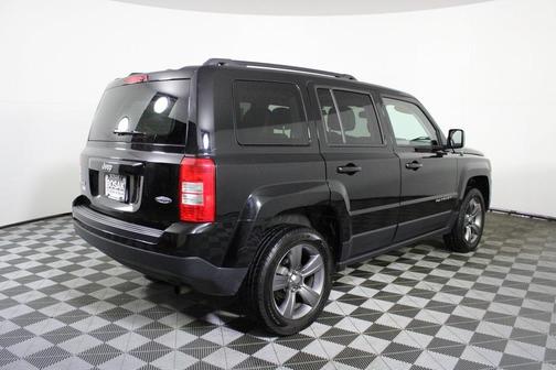 Photo 5 of 35 of 2015 Jeep Patriot High Altitude