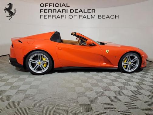 2023 Ferrari 812 GTS Base