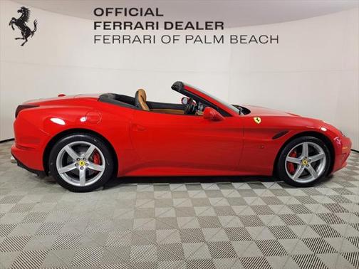 2016 Ferrari California T