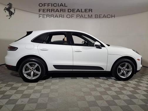 2021 Porsche Macan Base