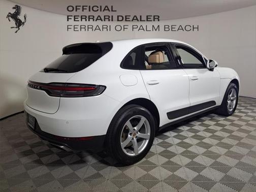 2021 Porsche Macan Base