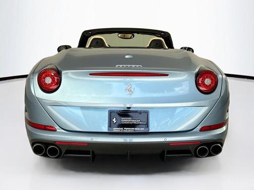 Azzurro Metallic 2017 Ferrari California T