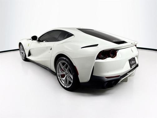 2020 Ferrari 812 Superfast Base