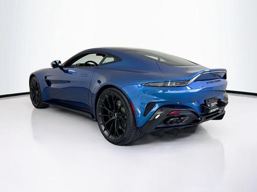 2025 Aston Martin Vantage 