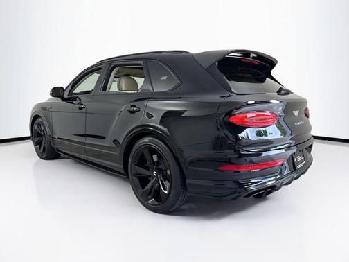 Beluga 2021 Bentley Bentayga V8