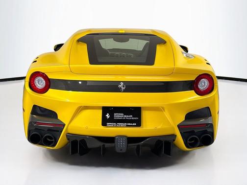 Giallo Triplo Strato 2017 Ferrari F12tdf