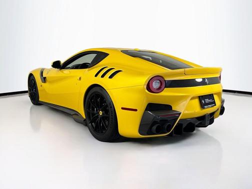 Giallo Triplo Strato 2017 Ferrari F12tdf