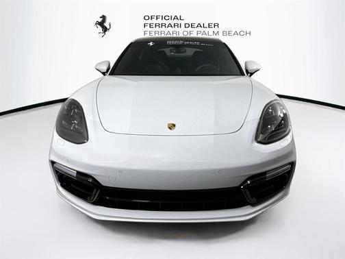 2019 Porsche Panamera GTS