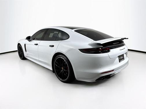 2019 Porsche Panamera GTS